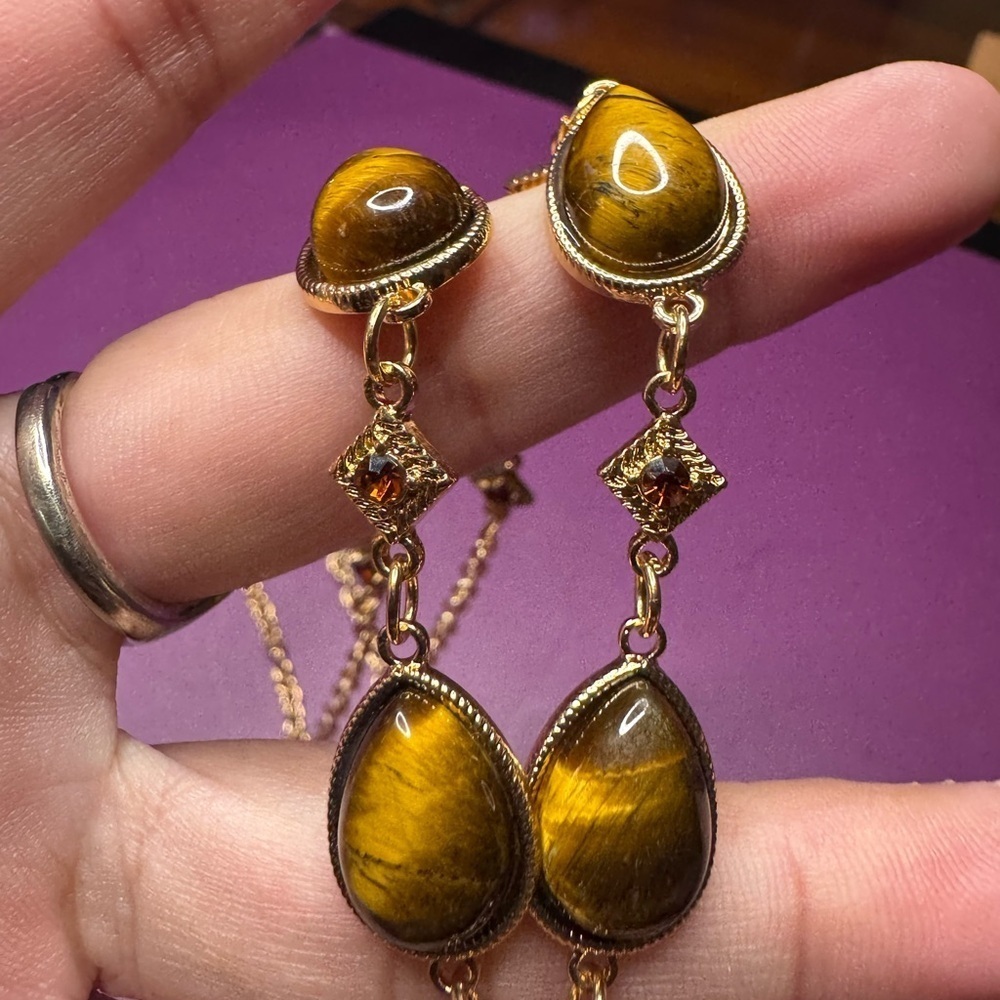 Yellow Tiger's Eye and Brown Austrian Crystal Necklace 20 Inches. New in box. - Picture 3 of 7